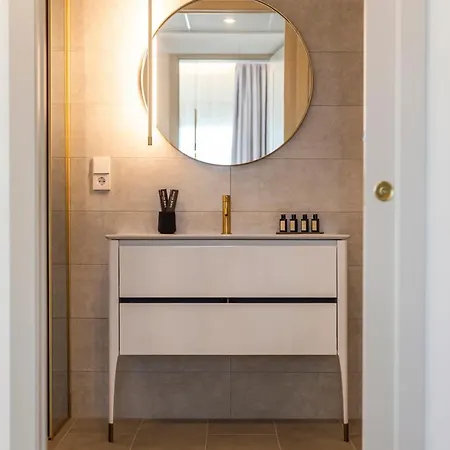 Dionis Boutique & 4*