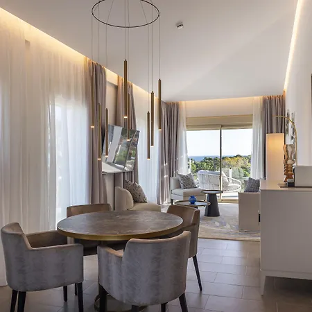 Dionis Boutique & Hotel