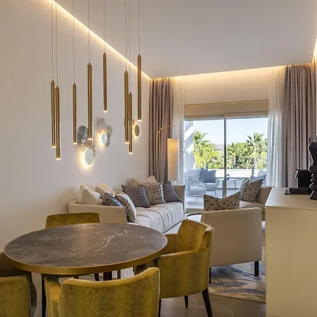 Hotel Dionis Boutique & 4*